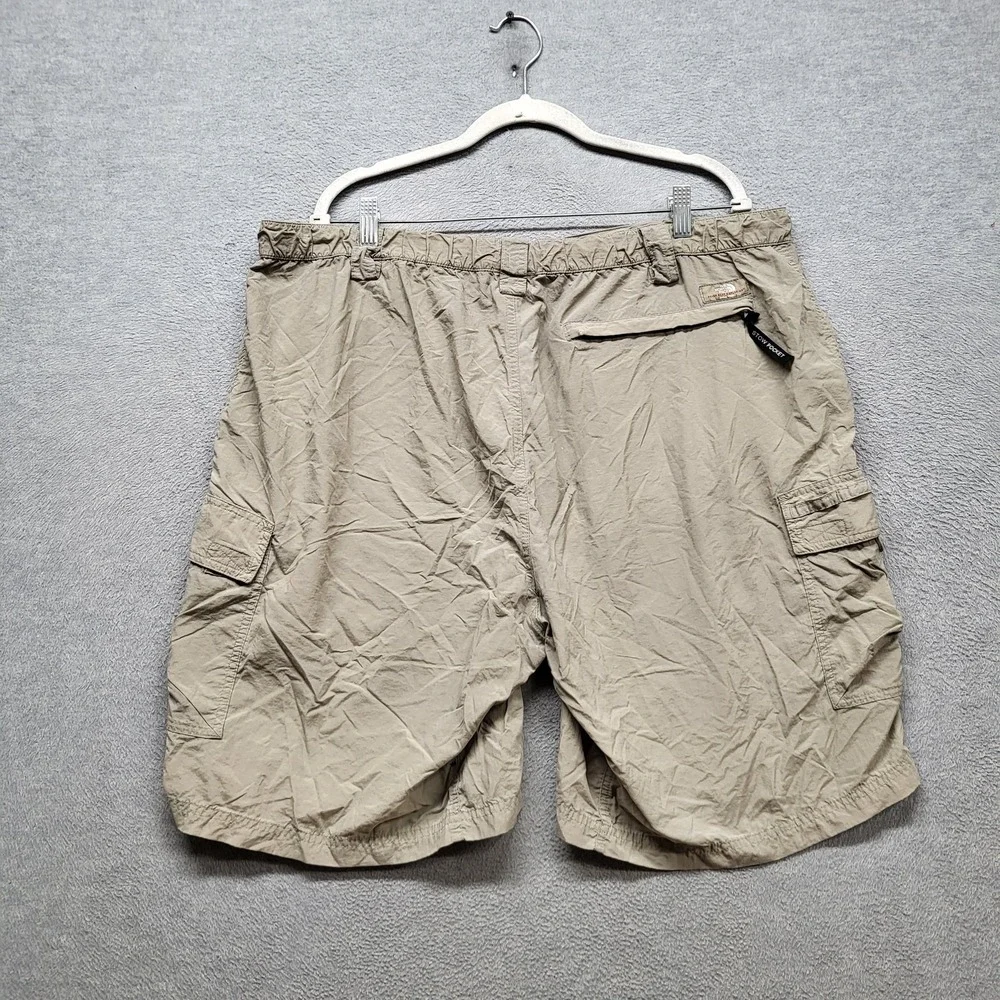 The North Face Men Shorts 2XL Khaki Nylon Cargo Shorts Button 10